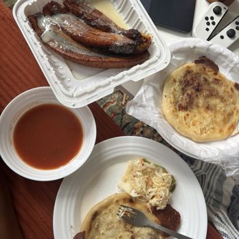 Pupusa Time - Black bean and cheese pupusa, plantains - Salvadoran Near Me - San Jose, California