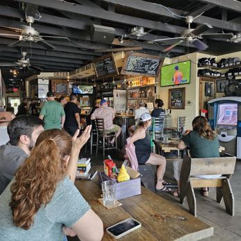 Workhorse Bar - Overall ambiance - Dive Bars Near Me - Austin, Texas
