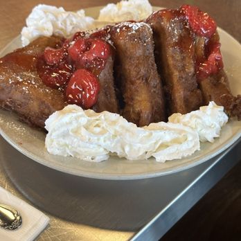 Jamie's Cafe - Deep-Fried Strawberry French Toast Special - Cafes Near Me - Elk Grove, California