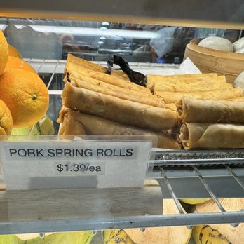 Aloha Pho And Sugarcane Juices - Pork spring rolls - Juice Bars & Smoothies Near Me - Honolulu, Hawaii
