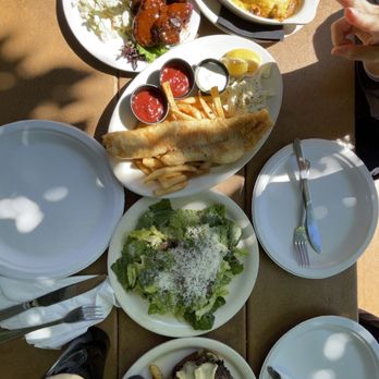 The Dullahan Irish Pub - Pubs Near Me - Lake Oswego, Oregon