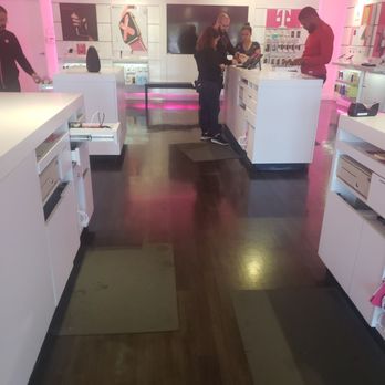 T-Mobile - Mobile Phones Near Me - Oakland Park, Florida T-Mobile - Mobile Phones Near Me - Oakland Park, Florida