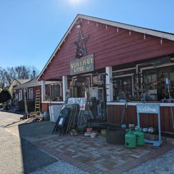 Vintage Vibe Home & Garden - Entrance
