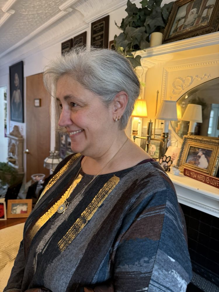 Christopher's Salon Logo