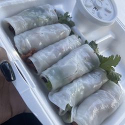 Banh cuon thit nuong (steamed rice rolls with grilled pork)