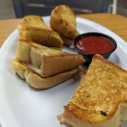 Grillin & Chillin Alehouse - Texas toast grilled cheese