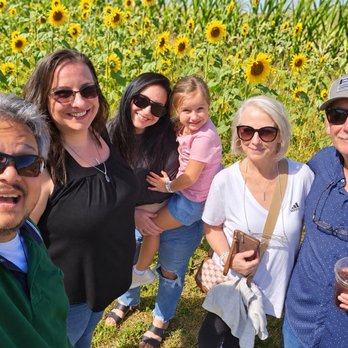 Uncle Shucks Corn Maze and Pumpkin Patch - Family at the sunflower garden - Pumpkin Patches Near Me - Dawsonville, Georgia Uncle Shucks Corn Maze and Pumpkin Patch - Family at the sunflower garden - Pumpkin Patches Near Me - Dawsonville, Georgia