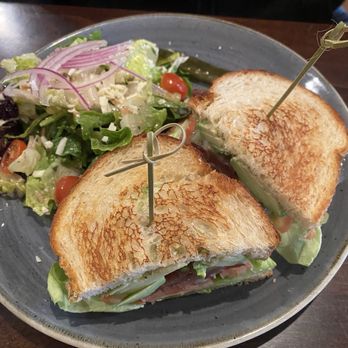 Wence's - Avocado Bacon BLT with side salad - New American Near Me - Pleasant Hill, California