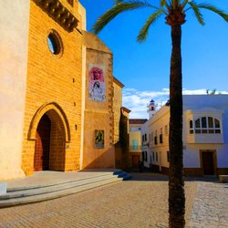 Parroquia Nuestra Señora de la O - Parroquia Nuestra Señora de la O, Rota, Spain 2-7-18 -- faro en el fondo (lighthouse in background)