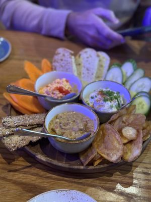 Lainey Wilson's Bell Bottoms Up by null