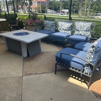 Brio Italian Grille - Patio with sofa and fire pit - Italian Near Me - St. Louis, Missouri Brio Italian Grille - Patio with sofa and fire pit - Italian Near Me - St. Louis, Missouri
