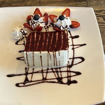 Blackwall Hitch - Red Velvet SI - New American Near Me - Baltimore, Maryland