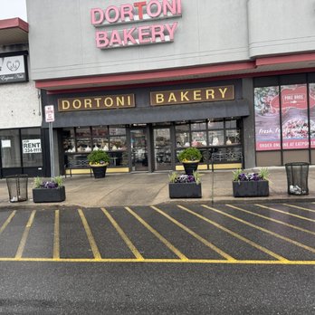 Dortoni Bakery - Exterior of Dortoni's - Bakeries Near Me - Levittown, New York