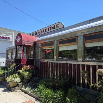 The Cutchogue Diner - A view looking East on the Main Rd. In Cutchogue. - Diners Near Me - Cutchogue, New York The Cutchogue Diner - A view looking East on the Main Rd. In Cutchogue. - Diners Near Me - Cutchogue, New York
