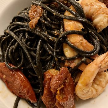Mercado Bom Sucesso - Linguine with shrimp... so good! - Public Markets Near Me - Porto, 13