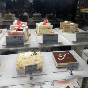 Tous Les Jours - Desserts - Cakes - Bakeries Near Me - Glenview, Illinois Tous Les Jours - Desserts - Cakes - Bakeries Near Me - Glenview, Illinois