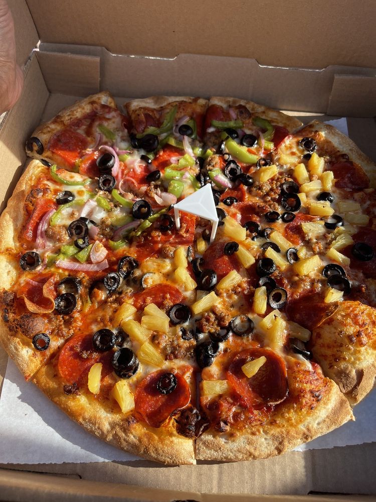 BORDER TOWN PIZZA 11 Photos & 36 Reviews 738 Peace Portal Dr