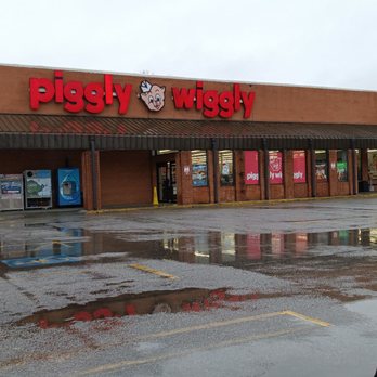 Piggly Wiggly - Store front from parking lot - Grocery Near Me - Milledgeville, Georgia Piggly Wiggly - Store front from parking lot - Grocery Near Me - Milledgeville, Georgia