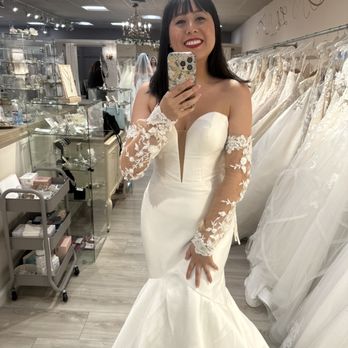 Lili Bridals - Bridal Near Me - Tarzana, California