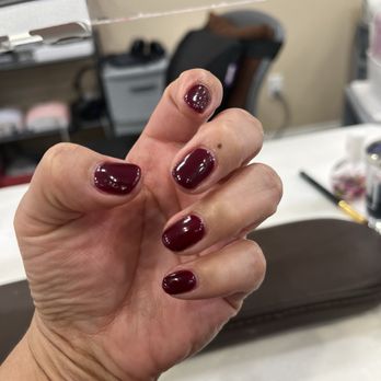 Mai Nail Bar - Nail Salons Near Me - Pasadena, California