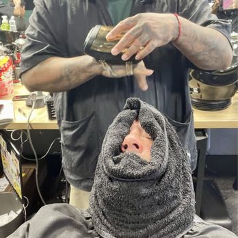 AR Cuts Barbershop - Getting Fixed Up! - Barbers Near Me - Las Vegas, Nevada
