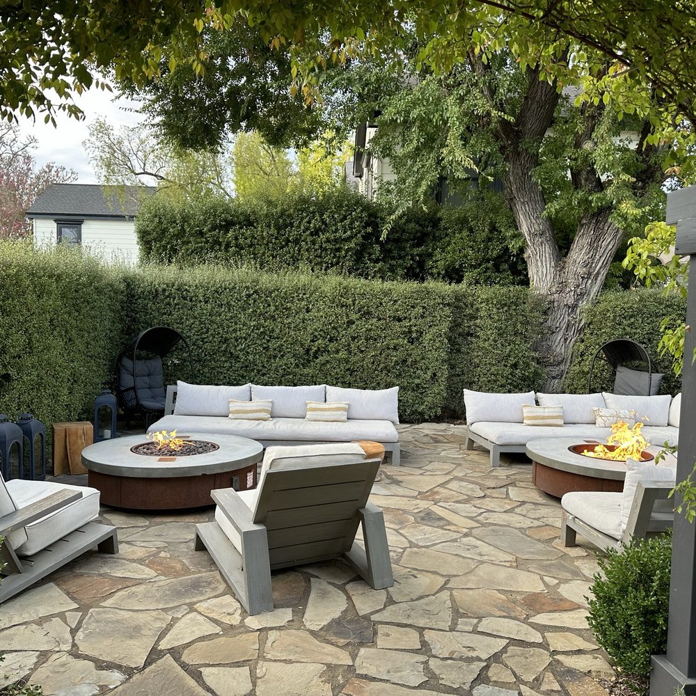 MacArthur Place Hotel & Spa - Many quaint sitting areas and fire pits on the grounds. - Hotels Near Me - Sonoma, California MacArthur Place Hotel & Spa - Many quaint sitting areas and fire pits on the grounds. - Hotels Near Me - Sonoma, California