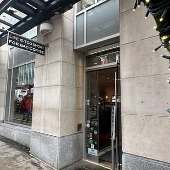 Medina Cafe - Outside - Breakfast & Brunch Near Me - Vancouver, British Columbia
