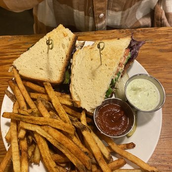 Falling Sky Brewing - Roasted Chicken and Bacon Sandwich - Gastropubs Near Me - Eugene, Oregon Falling Sky Brewing - Roasted Chicken and Bacon Sandwich - Gastropubs Near Me - Eugene, Oregon