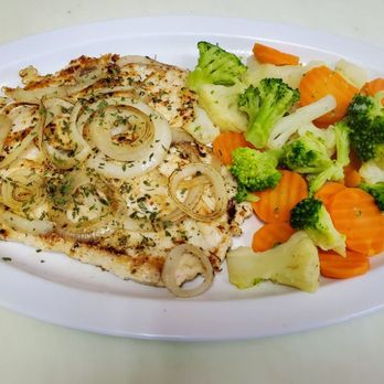 Palaus Cafe - Chicken breast with veggies. - Cuban Near Me - Tampa, Florida Palaus Cafe - Chicken breast with veggies. - Cuban Near Me - Tampa, Florida