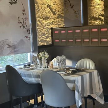 Sushi Zero - Very nice decor - Sushi Bars Near Me - Millburn, New Jersey