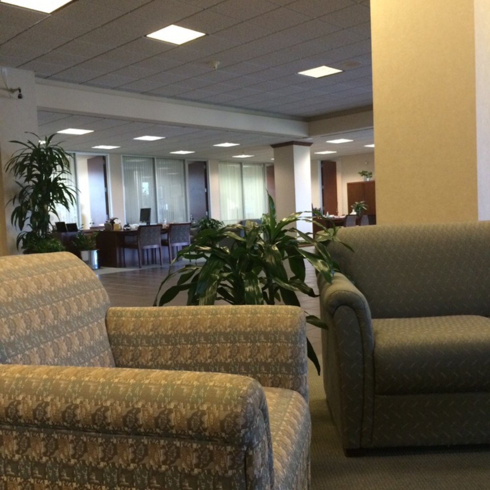 Frost Bank - Austin - Inside of lobby - Banks & Credit Unions Near Me - Austin, Texas