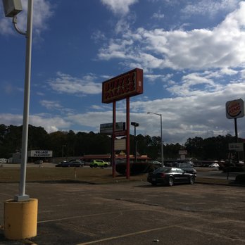 Buffet Palace - a view of the outside of a restaurant - Chinese Near Me - Laurel, Mississippi