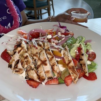 Cafe in the Park - Grilled Chicken Strawberry Salad - American Near Me - Galveston, Texas