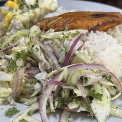 Pika’s Restaurant - Tuna, rice with plantain, salad