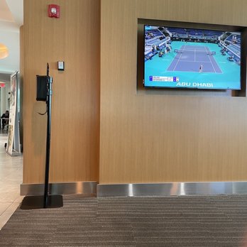 American Airlines Flagship Lounge - Airport Lounges Near Me - Miami, Florida