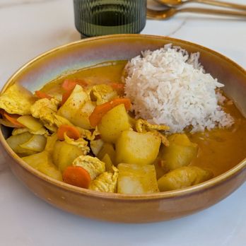 Ha Long Bay - Yellow Curry - Vietnamese Near Me - Madison, Wisconsin