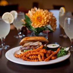 8900 Bar & Bistro