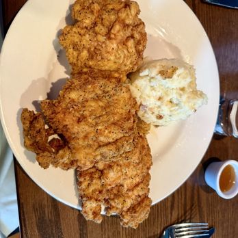 Amaro’s Table - Fried chicken - New American Near Me - Castle Rock, Washington
