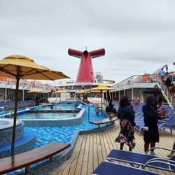 Carnival Elation - Pool deck