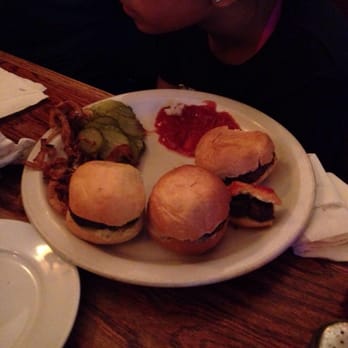 Hamilton's Bar & Grill - Sports Bars Near Me - Washington, DC, District of Columbia