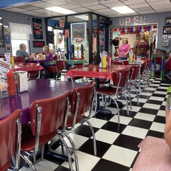 Billy Bob's Dairyland - Inaide - Burgers Near Me - Branson, Missouri Billy Bob's Dairyland - Inaide - Burgers Near Me - Branson, Missouri