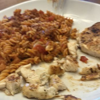 Olive Garden Italian Restaurant - Kids GF Rotini with meat sauce and grilled chicken - Italian Near Me - Yuma, Arizona Olive Garden Italian Restaurant - Kids GF Rotini with meat sauce and grilled chicken - Italian Near Me - Yuma, Arizona
