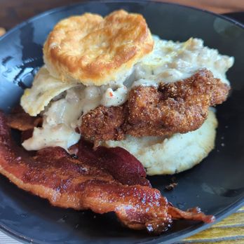 Inside The Five - Sylvania - Chicken & Gravy - Breweries Near Me - Sylvania, Ohio