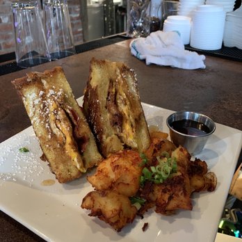 Benedict's Eatery and Bar - the vermont sandwich special - Breakfast & Brunch Near Me - Stratton Mountain, Vermont