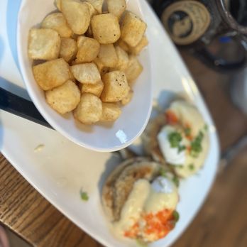 Another Broken Egg Cafe - Crab Cake Benedict - Breakfast & Brunch Near Me - Austin, Texas