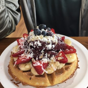 Eggs 'n Things - Waikiki Beach Eggspress - Acai Fresh Fruit Waffle - Breakfast & Brunch Near Me - Honolulu, Hawaii Eggs 'n Things - Waikiki Beach Eggspress - Acai Fresh Fruit Waffle - Breakfast & Brunch Near Me - Honolulu, Hawaii