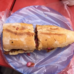 Food Truck Enfrante Das Novedades - The out of this world Torta!!
