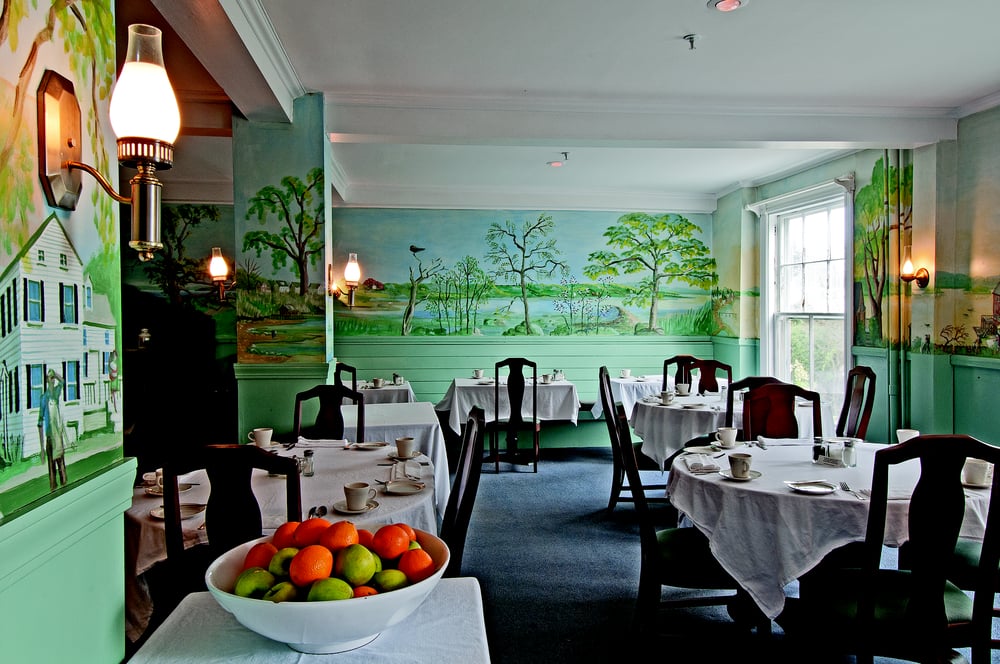 CASTINE INN Updated August 2024 34 Photos & 13 Reviews 33 Main St