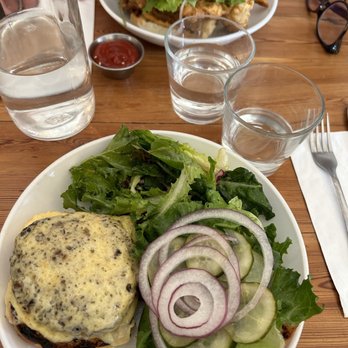 Allswell - ALLSWELL Classic Cheeseburger - New American Near Me - Brooklyn, New York