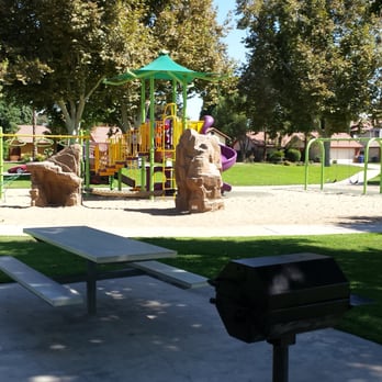 Campus Park South - Parks Near Me - Bakersfield, California